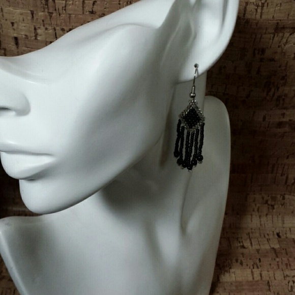 Artisian made Hand Woven Beaded Earrings in black and silver - Picture 3 of 3